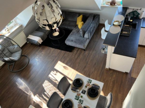 Moderne Galerie-Wohnung! Zentral-A8-B17 WIFI
